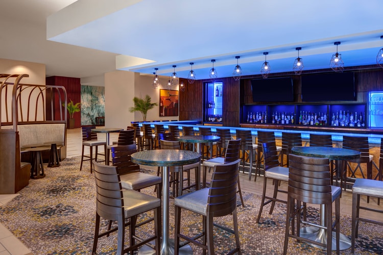 Sage Bar and Grille at The Westin Huntsville: Enjoy fine dining with your furry friend