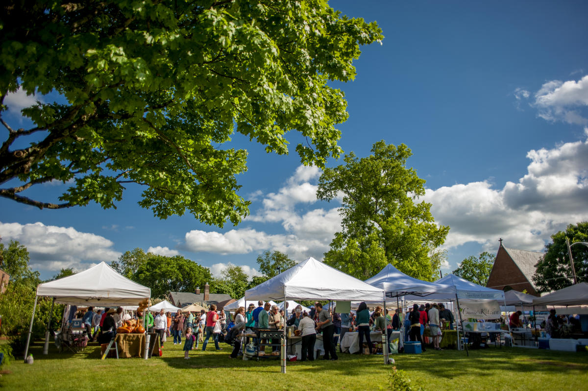 Discover the diversity and vibrancy of Huntsville and Madison County's farmers markets with our comprehensive guide.